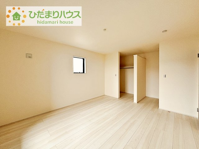 【寝室】 | 第2下妻市鎌庭　新築戸建 | ゆとりのある主寝室！ご家族全員で寝れちゃいます♪