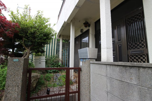 上高丸３丁目戸建のエントランス