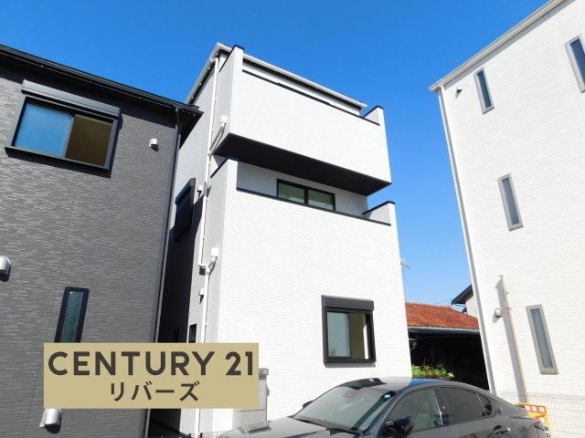 名古屋市東区前浪町の新築一戸建の外観|☆３号棟☆　新価格！！いつでも見学できます♪（お問合せ当日、平日、水曜、夜間でもＯＫ）　名城線「砂田橋」駅徒歩８分！　駐車並列２台ＯＫ！　床暖房・食洗機完備！　買い物施設、小中学校徒歩１０分圏内♪