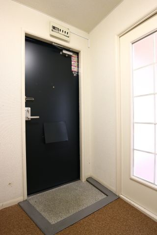 ミナミパレス西舞子の玄関