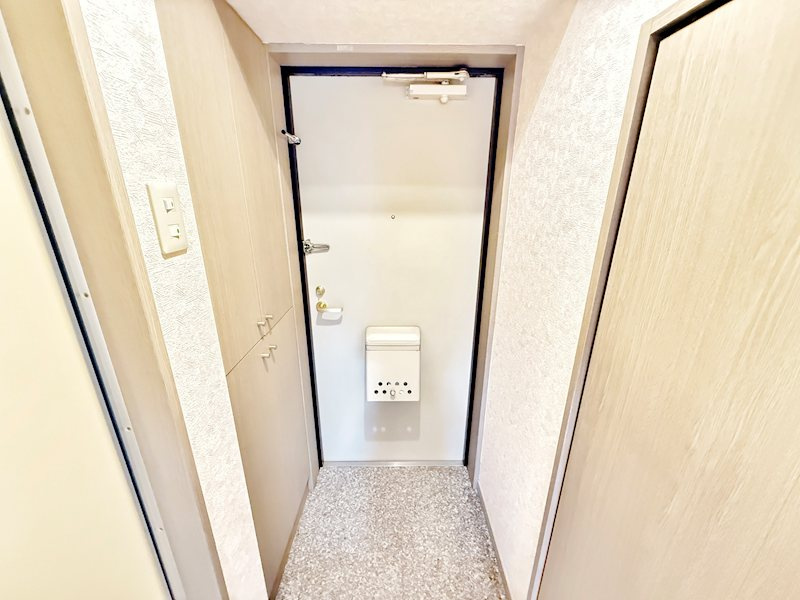 日神パレステージ三田 の玄関