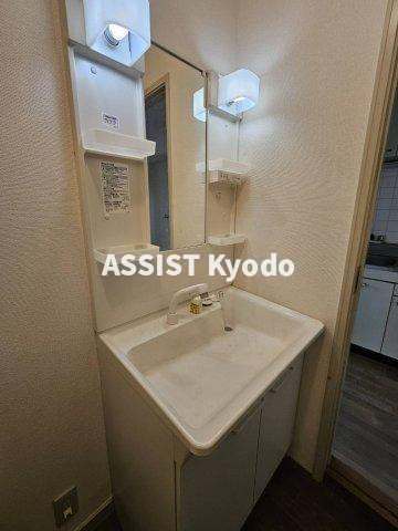 世田谷区弦巻４丁目のアパートの独立洗面台