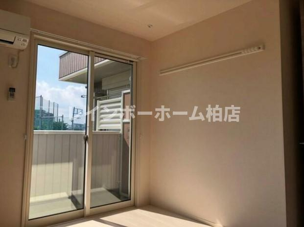 特典：仲介手数料が無料です!!の洋室|明るい洋室です