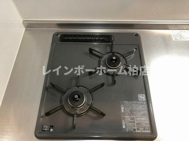 特典：仲介手数料が無料です!!のキッチン|２口ガスコンロです・グリル付きです