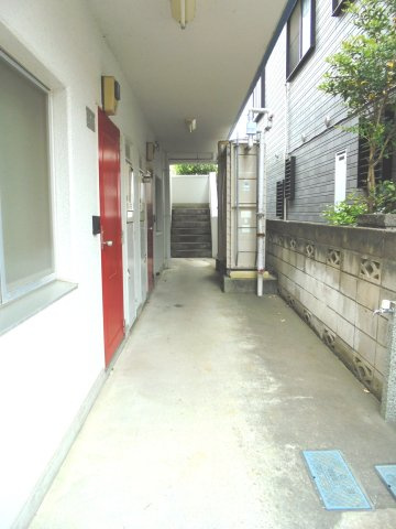 アビタシオン稲城のロビー