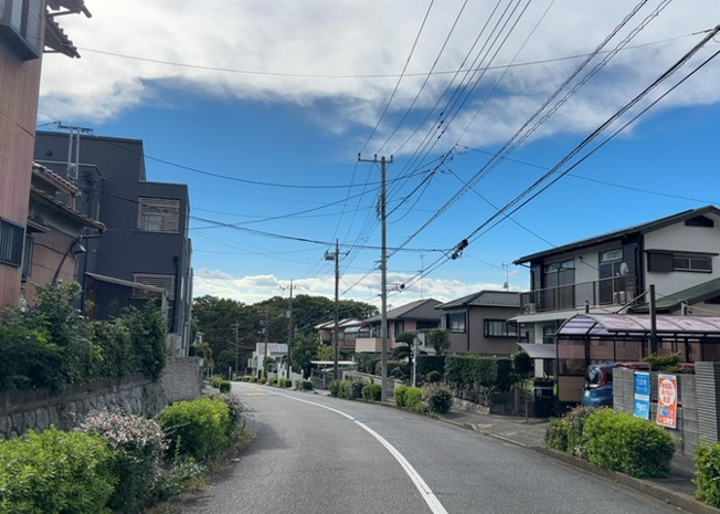 【展望】 | 眺望を気にして物件を探す場合、前面に建物が建っていないか現地で確認しましょう！前面に建物があると景色はもちろん、日当たりや風通しにも影響が出てきます。住んだ時のことを想像しながら現地見学をしましょう。