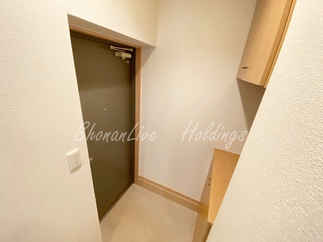 藤沢市城南３丁目の賃貸マンションの玄関|お履き物が多い方にもおすすめ♪