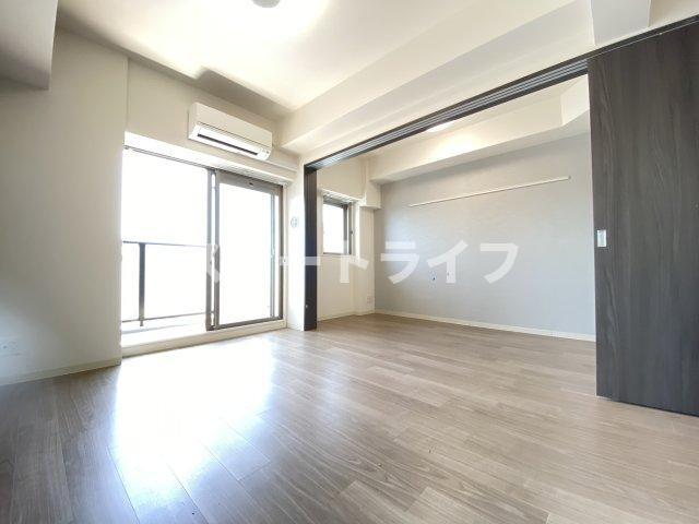 大阪市淀川区東三国１丁目の賃貸マンションの居間・リビング