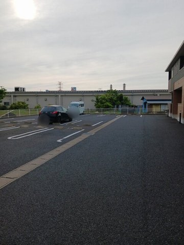 車をお持ちの方に嬉しい駐車場付きの物件です