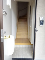 収納もある玄関です