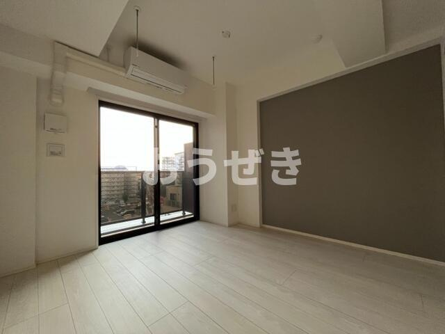 ロイジェント志村坂上の居間・リビング