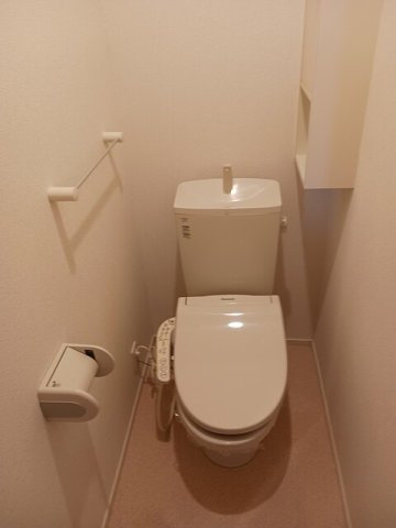 シンプルで使いやすいトイレです