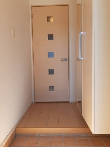落ち着いた玄関です