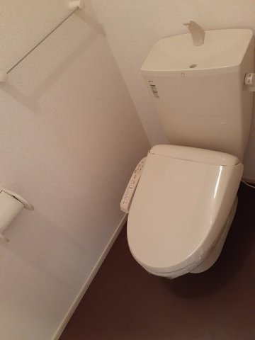 清潔感のあるトイレです