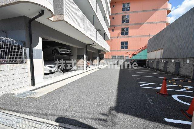 アンソレイエの駐車場