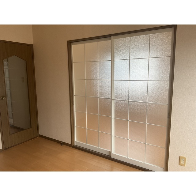 明るい色調の室内です