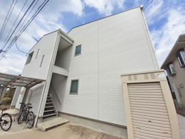落ち着いた雰囲気の外観です