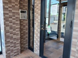 ゆとりのあるエントランスです