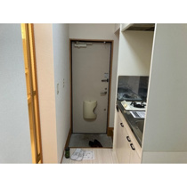 収納もある玄関です