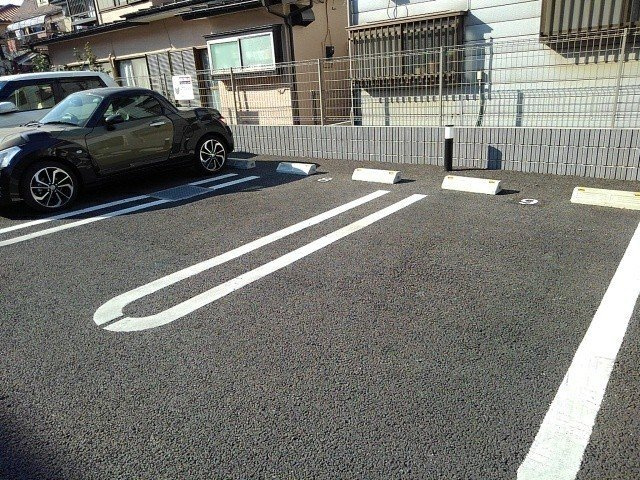 駐車場があるので、車を買う予定の方も安心です
