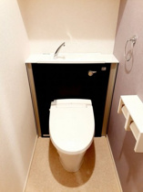 清潔感のあるトイレです