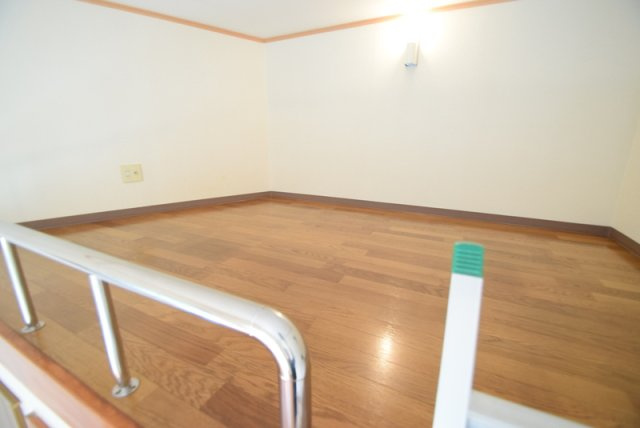 内装は落ち着いています