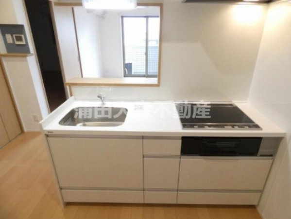 セント・モリスのキッチン|3口IHグリル付システムキッチン　カウンターキッチン
