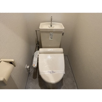 ゆったりとした空間のトイレです