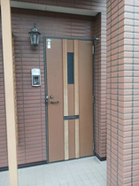 明るい玄関です