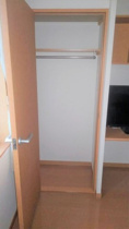 明るい色調の室内です