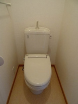 コンパクトで使いやすいトイレです