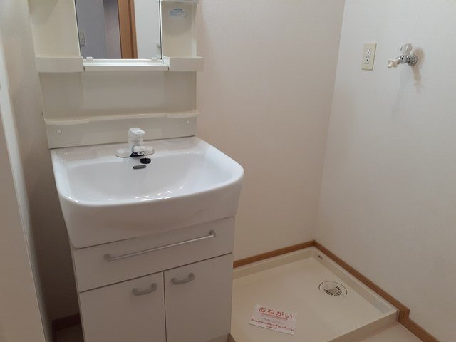 明るい洗面所です