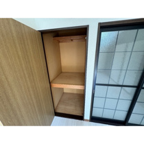 明るい色調の室内です