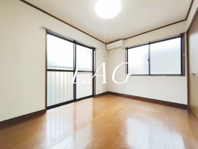 【居間・リビング】 | ラフォーレサカイ  | 洋室のお部屋です。