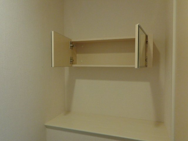トイレ戸棚
