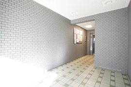 落ち着いたエントランスです