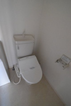 コンパクトで使いやすいトイレです