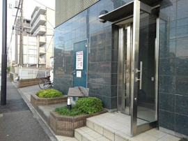 清潔なエントランスです