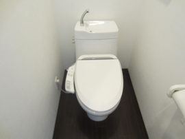 ゆったりとした空間のトイレです
