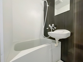 コンパクトで使いやすいお風呂です