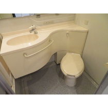 ゆったりとした空間のトイレです
