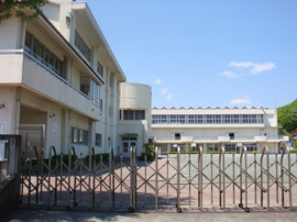 平井小学校まで1,000ｍ