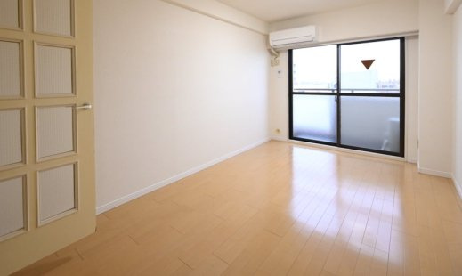 使い勝手のいい洋室です