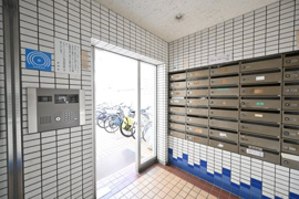 落ち着いたエントランスです