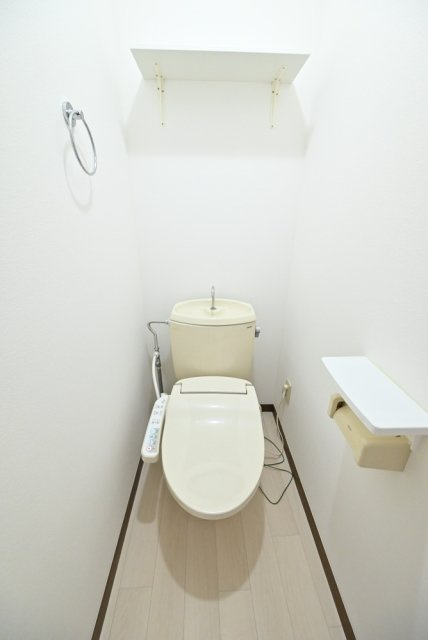 コンパクトで使いやすいトイレです