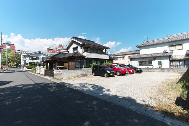 西田駐車場（古新開２丁目）の外観