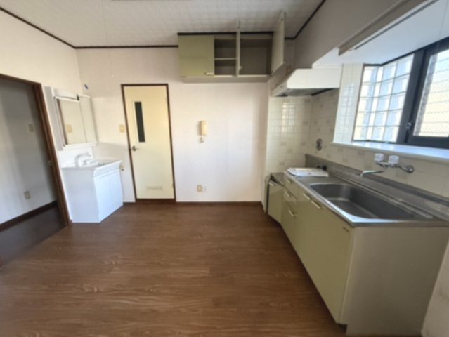 北区東田端１丁目の賃貸マンションの居間・リビング|使いやすいダイニングキッチンです
