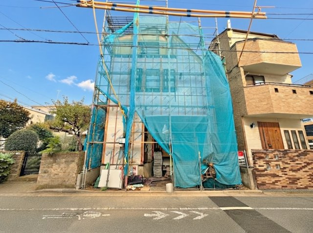板橋区蓮根2丁目 限定1棟の外観|「蓮根」駅「西台」駅徒歩10分　周辺環境とっても充実
ゆとりある空間設計のハイクラス邸宅
建物面積127.27㎡　3階建　4LDK　ZEH水準の省エネ住宅