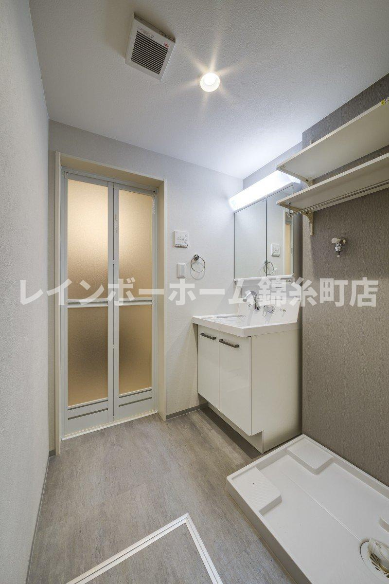 千葉市花見川区検見川町１丁目のアパートの独立洗面台