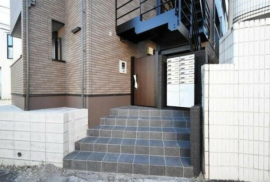 グランクオール江古田のエントランス